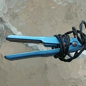 Mini hair straightener